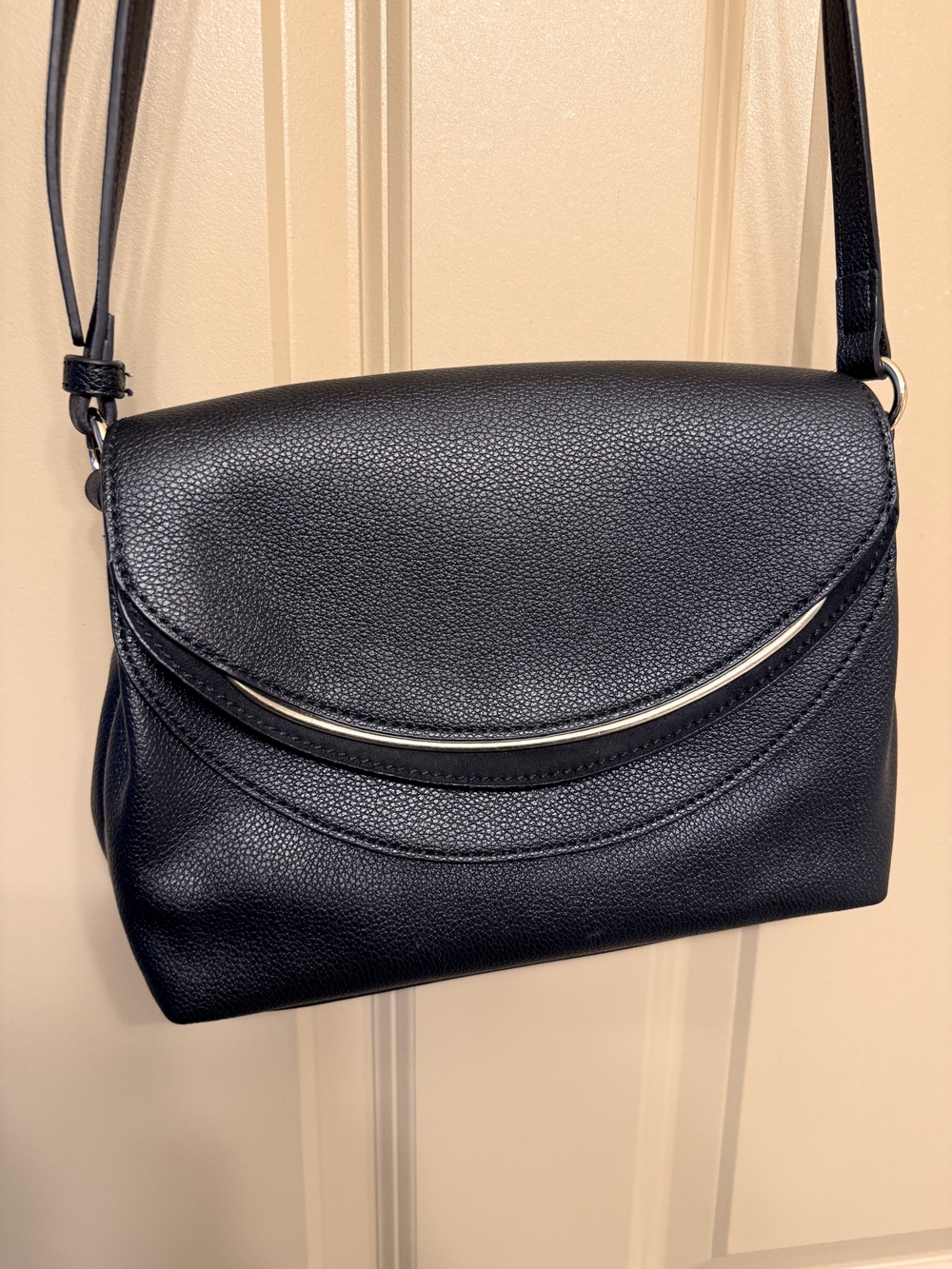 Lauren Conrad LC Black Pebbled Crossbody Purse Classic Every Day Bag - Picture 4 of 9